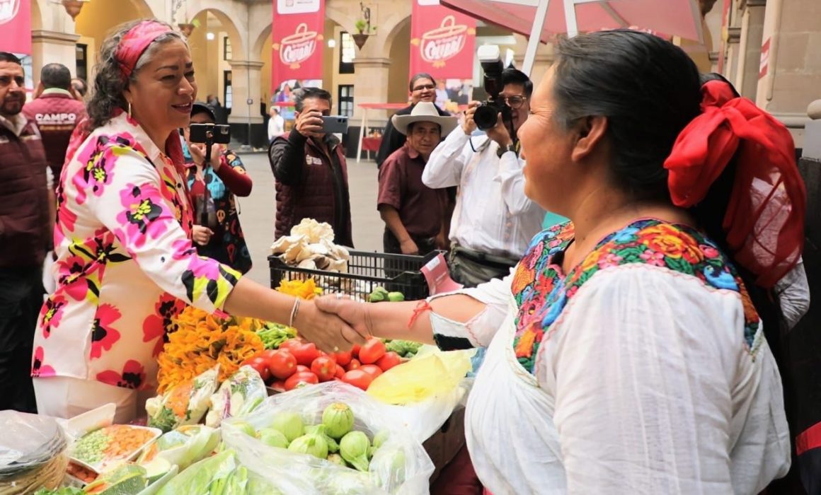 Edomex impulsa la economía rural mediante ventas directas en el programa Mi Tianguis Colibrí