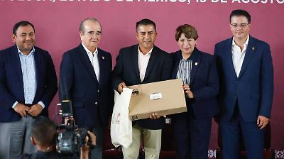 Edomex invierte más de 27 millones de pesos en laptops y kits para supervisores escolares para fortalecer la educación