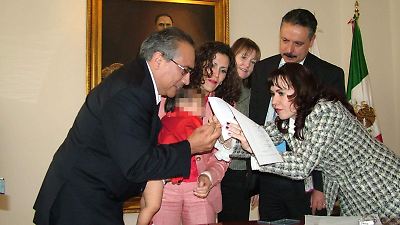 Edomex registra 746 adopciones desde 2018, incluyendo 6 internacionales y 5 homoparentales