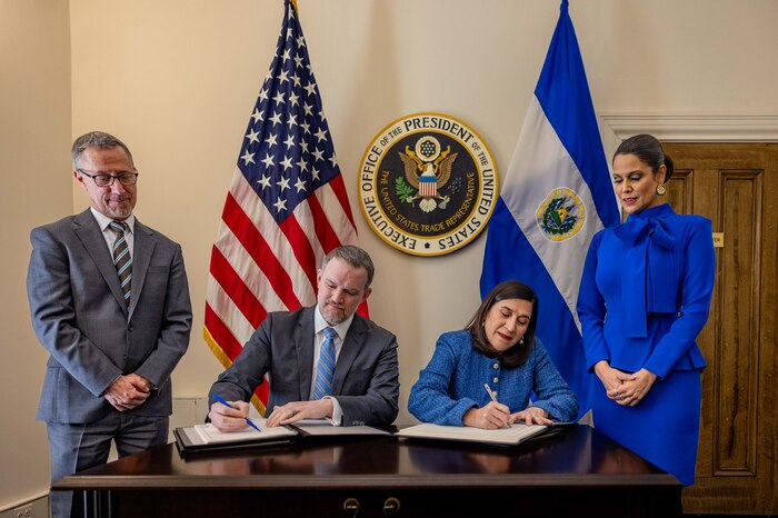 El Salvador elimina aranceles del 10% en acuerdo comercial con Estados Unidos y fortalece su relación bilateral