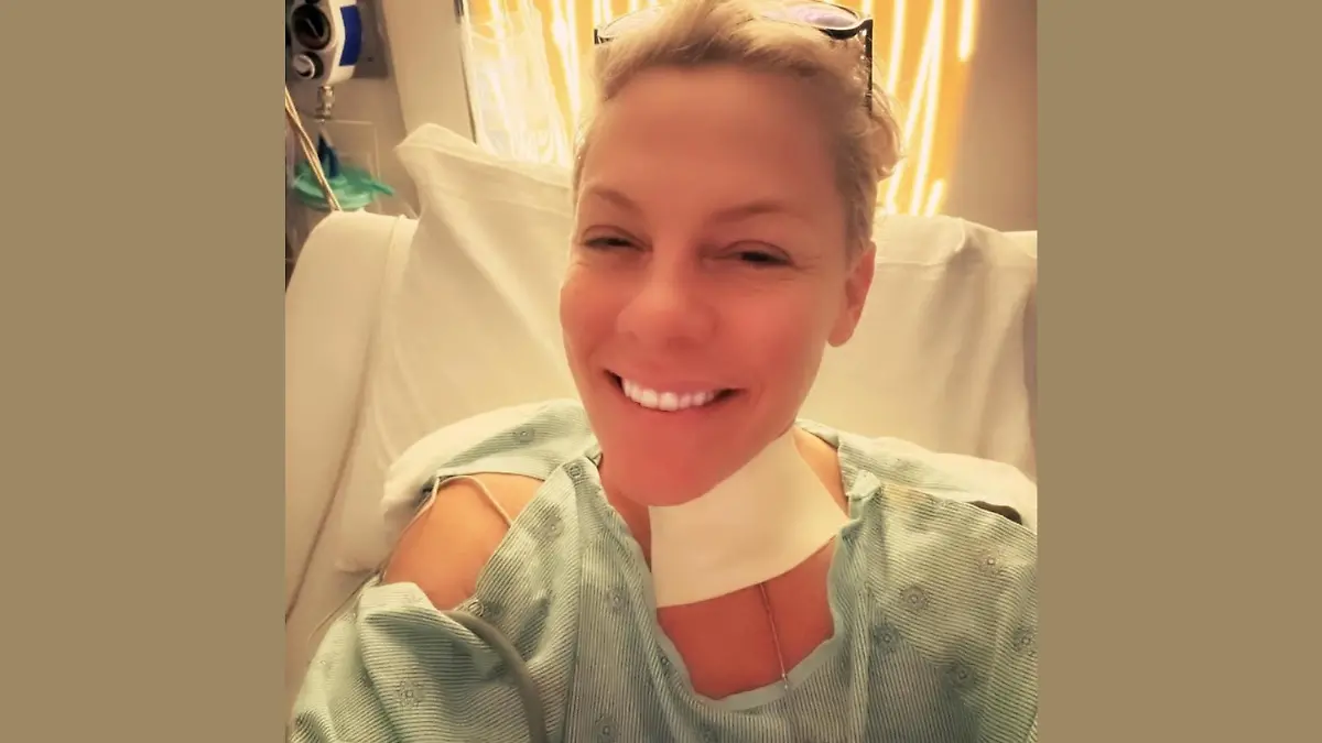 El Sorprendente Inicio del 2026 para Pink: ¿Qué Revela su Cambio en el Cuello?