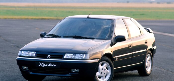 El coche ‘clásico’ que aún usa la alcaldesa de Santiago: historia y curiosidad sobre su vehículo oficial