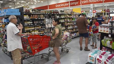 El consumo de hogares en México mostrará debilidad en el segundo trimestre, según el Inegi