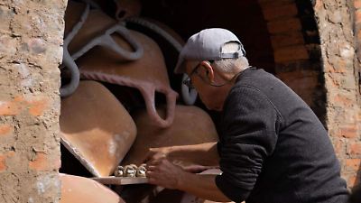 El declive de los utensilios de barro en Metepec: artesanos enfrentan disminución en demanda y buscan diversificación