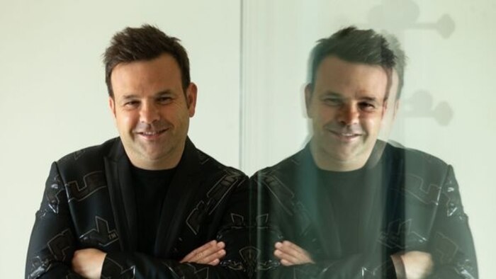 El millonario José Elías comparte cómo una pérdida en trading fue la mejor lección para su hijo