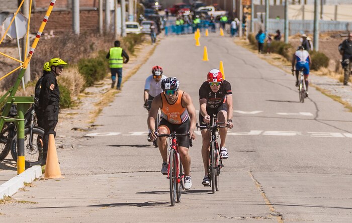 El triatlón más alto del mundo en Puno: Desafío extremo en el Lago Titicaca