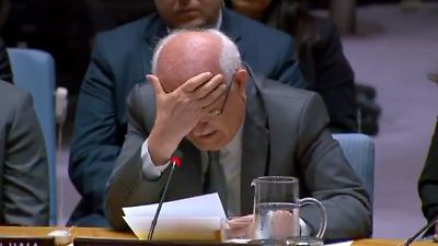 Embajador de Palestina llora al denunciar el sufrimiento infantil en Gaza