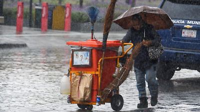 Emergencia en Edomex por basura que colapsa drenajes y causa inundaciones