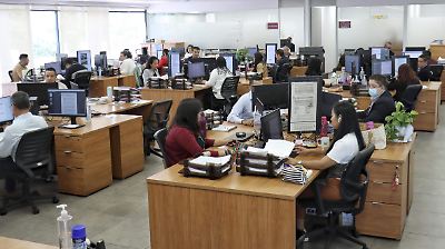 Empresas mexicanas optan por trabajadores temporales para tareas especializadas y de apoyo operativo