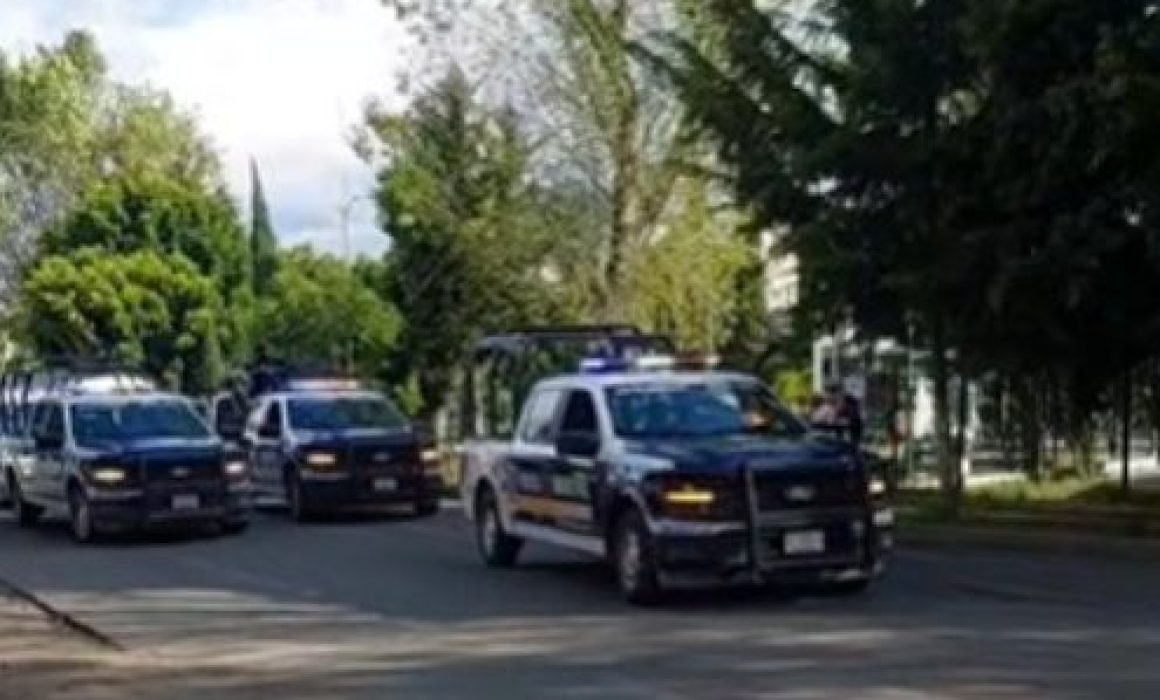 En Ecatepec, intento de homicidio en mercado negro por cobro de plaza termina con detención y armas aseguradas