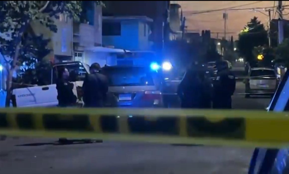 Encuentran cuatro cuerpos en una camioneta en Nezahualcóyotl, Ciudad de México