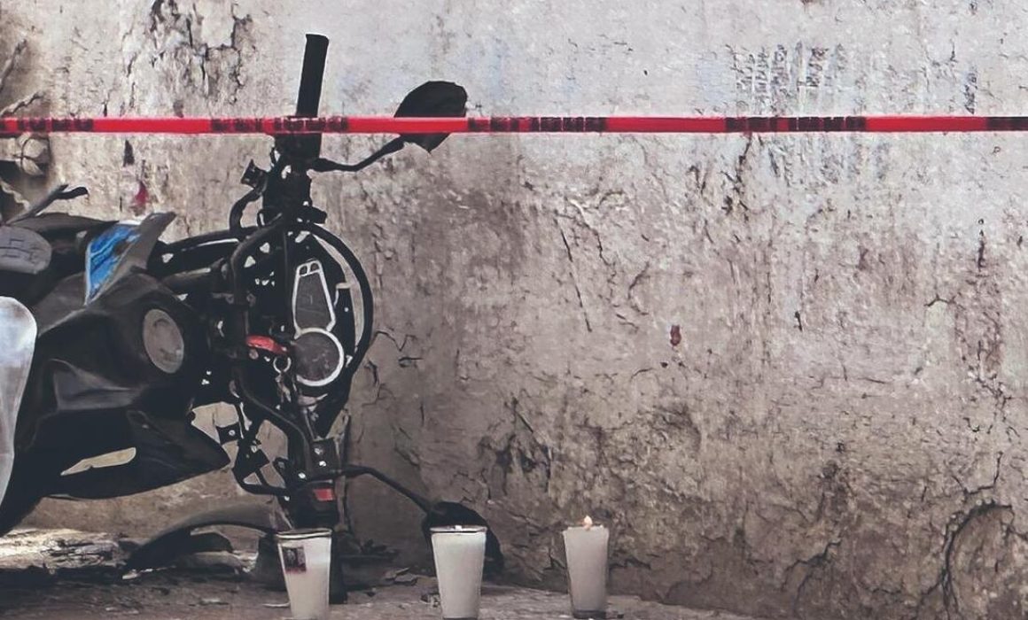 Encuentran motociclista sin vida tras presunta caída en la autopista México-Pirámides