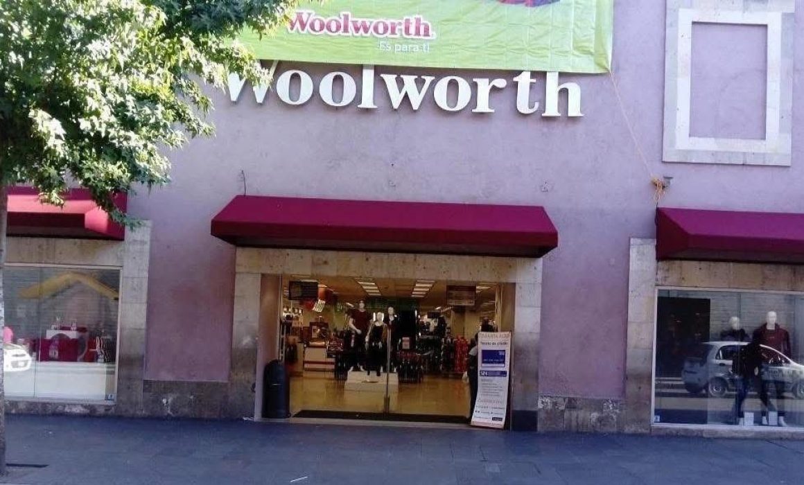 Encuentran muerto a hombre en los baños de tienda Woolworth en el centro de Toluca