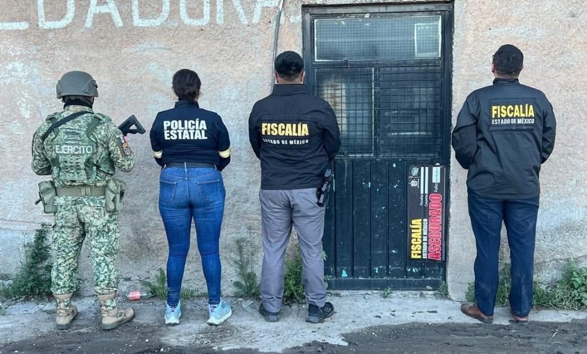 Encuentran vehículos robados y artículos ilegales en cateo en Coyotepec