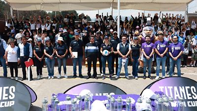 Entregan equipo deportivo a estudiantes de Huixquilucan