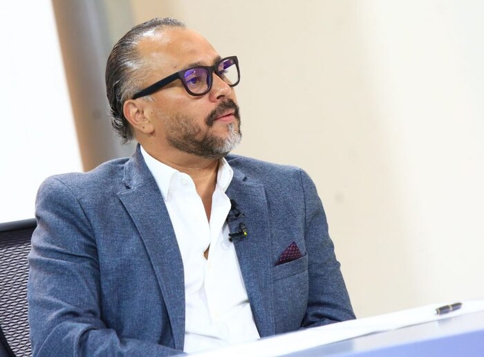 Ernesto Castro expresa su interés en participar en las elecciones legislativas de 2027 en El Salvador