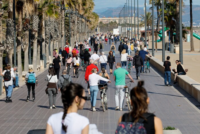 España inicia un fin de semana con temperaturas primaverales y sin avisos meteorológicos por primera vez en meses