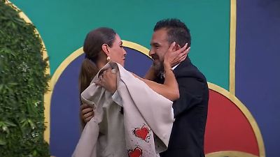 Esposo de Mar Contreras defiende a la actriz tras polémico beso con Aldo de Nigris en La Casa de los Famosos