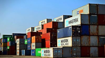 Estados Unidos advierte a Canadá que sin apertura de mercado enfrentará mayores aranceles en agosto