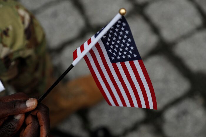 Estados Unidos modifica sus reglas migratorias: nuevos criterios para ciudadanía, visas y permisos humanitarios que impactan a solicitantes y comunidades