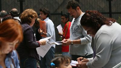 Estados Unidos refuerza restricciones migratorias para extranjeros con problemas de salud y edad avanzada