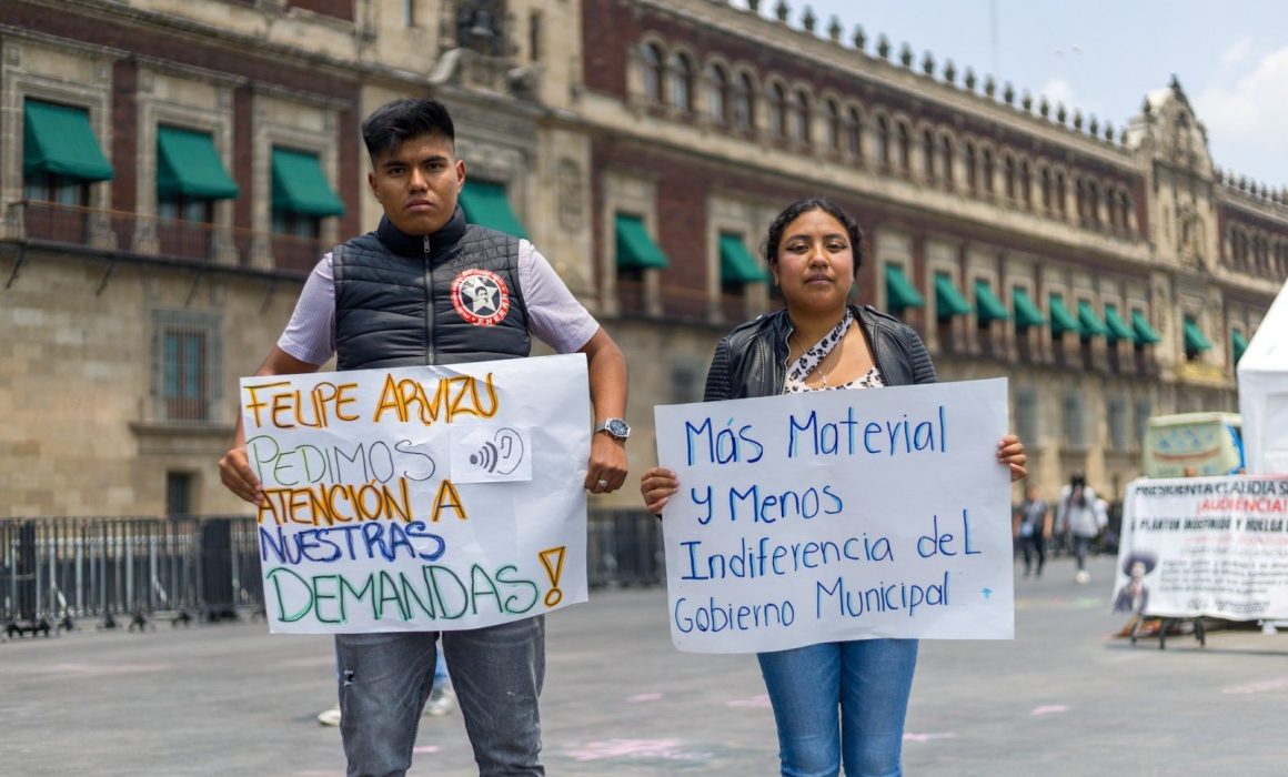 Estudiantes de Ixtapaluca marchan a la CDMX en busca de mejoras educativas ante omisión del gobierno local