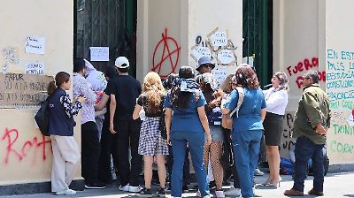 Estudiantes de UAEMex denuncian supuesta imposición en elección de primera rectora