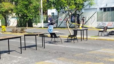 Estudiantes de la UAEMex bloquean Toluca para exigir diálogo y renuncia de directora