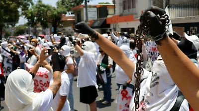 Estudiantes de la UAEMex realizan marcha silenciosa en Toluca y Metepec tras 42 días de protestas