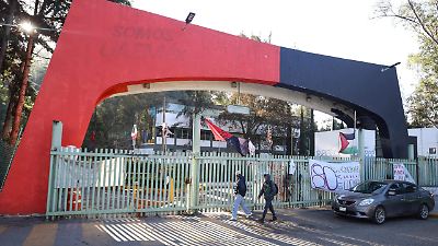 Estudiantes de nuevo ingreso en la UAEMex enfrentan confusión y retrasos por suspensión de clases en Ciudad Universitaria