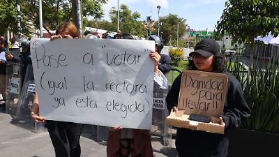 Estudiantes denuncian irregularidades y simulación en elección de la Rectoría de la UAEMéx