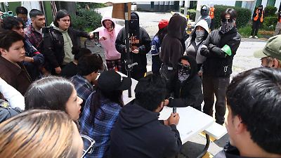 Estudiantes exigen apertura de la Facultad de Ciencias Políticas y Sociales para reiniciar clases en UAEMex