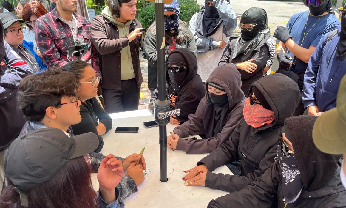 Estudiantes y paristas de la UAEMéx mantienen conflicto en medio de diálogos por la reapertura