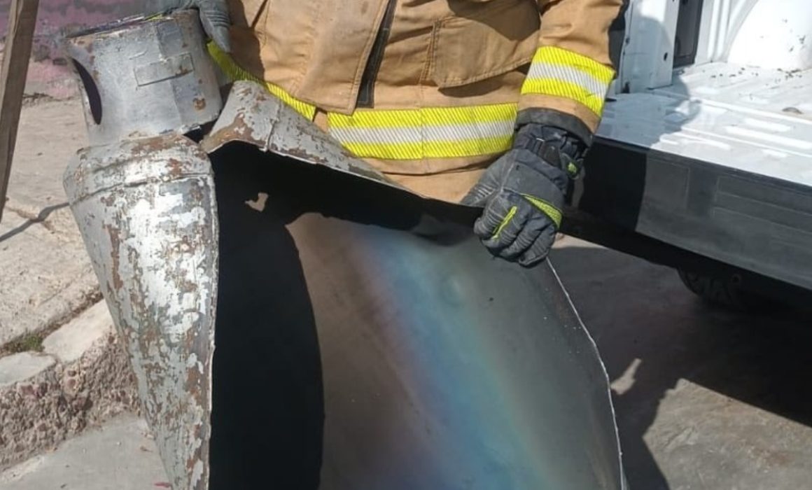 Explosión por fuga de gas en Ecatepec deja un adulto mayor con quemaduras y una perrita herida