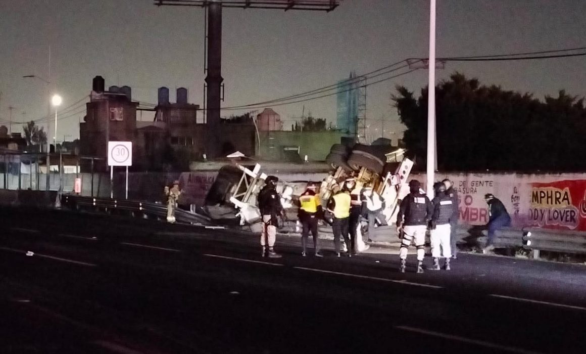 ¡Explosivo escape de amoniaco en Ecatepec bloquea la México-Pachuca! ¿Qué ocurrió realmente?