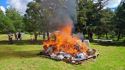 FGR destruye más de 137 kilos de drogas y objetos ilícitos en Estado de México