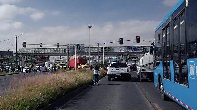 Familiares bloquean avenidas en Ecatepec exigiendo avances en búsqueda de menor desaparecida