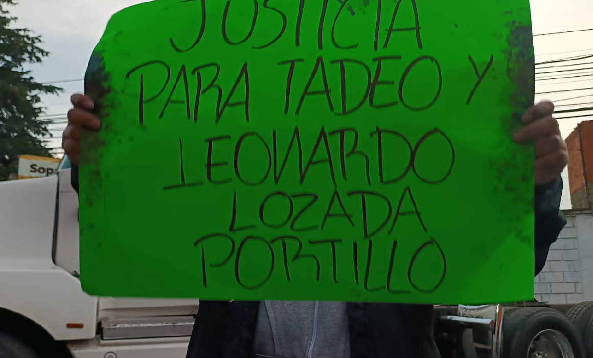 Familiares bloquean la carretera Chalco-Ameca en Atlautla para exigir justicia y libertad de detenidos