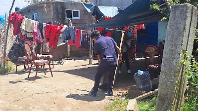 Familias afectadas por inundaciones en Otzolotepec luchan por salvar sus pertenencias y piden apoyo