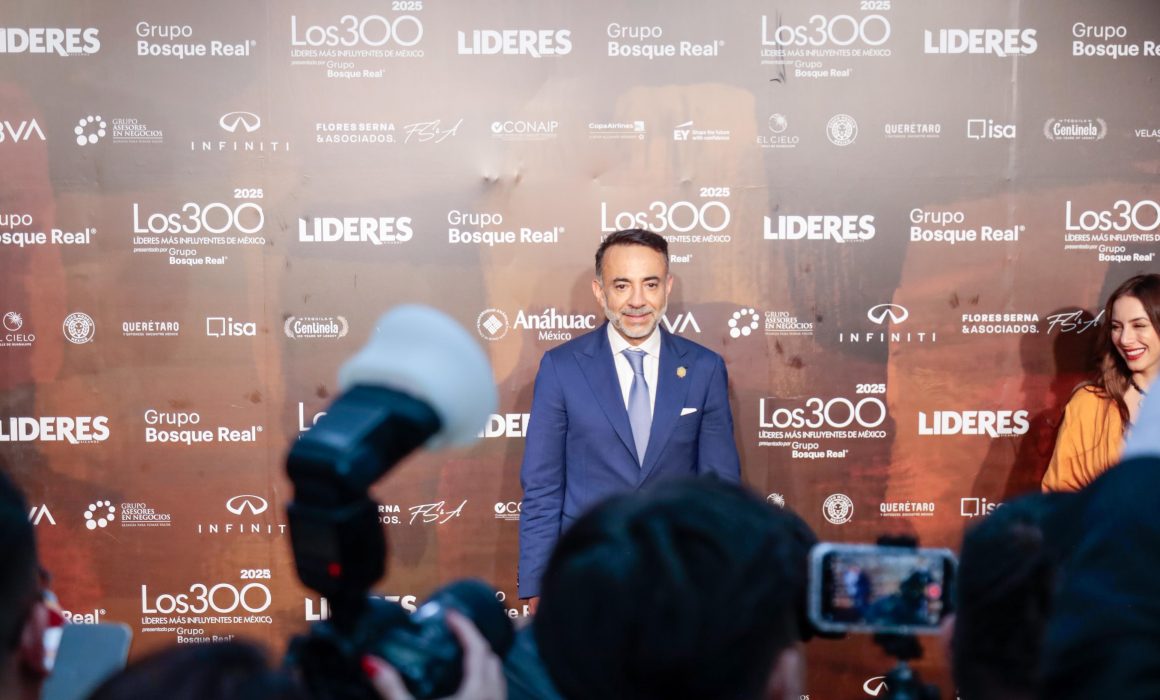 Fernando Flores, alcalde de Metepec, destacado entre los 300 líderes más influyentes en México