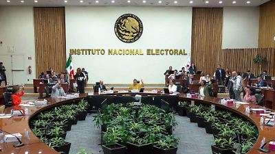 Frena INE a 20 mil morenistas que pretendían participar en elección judicial como observadores 