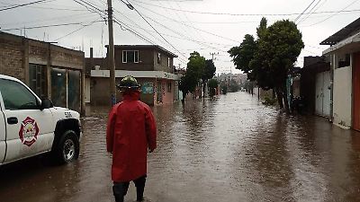 Fuertes lluvias en Ixtapaluca generan encharcamientos y afectan vialidades principales