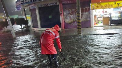 Fuertes lluvias generan encharcamientos y congestionamientos en el Valle de México
