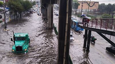 Fuertes lluvias generan graves encharcamientos en municipios del Valle de México