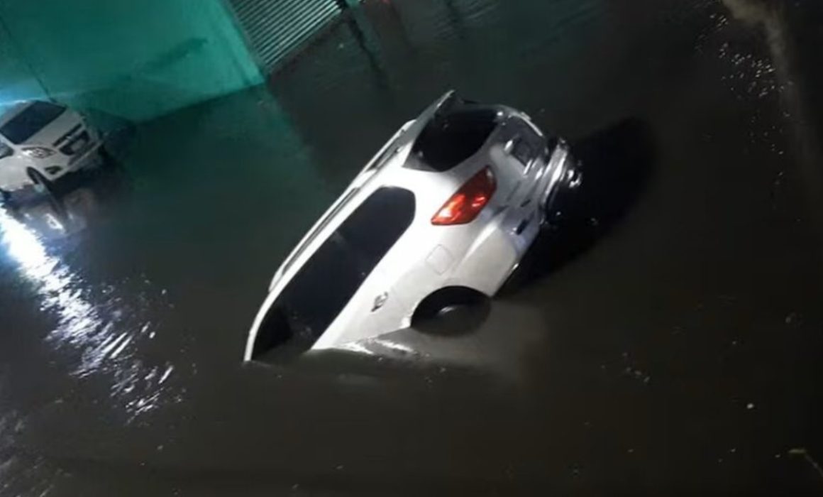 Fuertes lluvias provocan inundaciones en Chalco y preocupan a habitantes