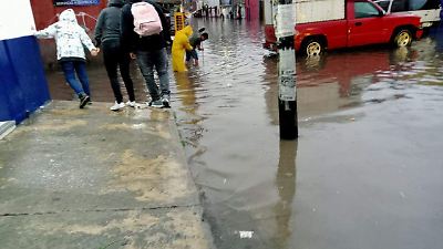 Fuertes lluvias provocan socavones y daños en calles de San Pedro Totoltepec