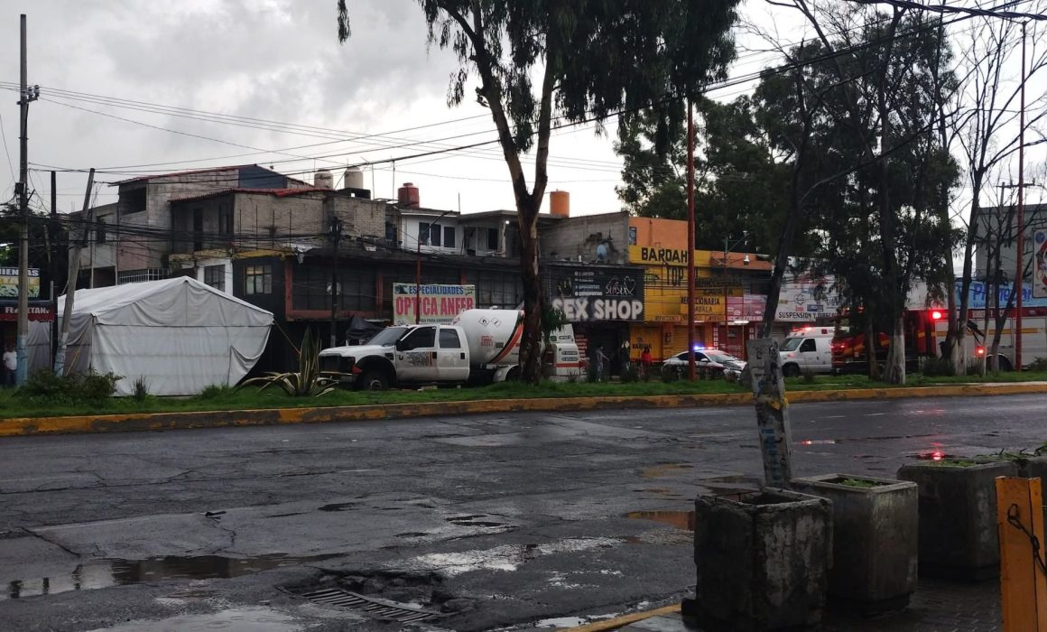 Fuga de gas en pipa provoca cierre total en la carretera México-Texcoco en La Paz