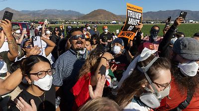 Funcionarios de la Administración Trump justifican redadas contra migrantes pese a críticas y alegatos de discriminación