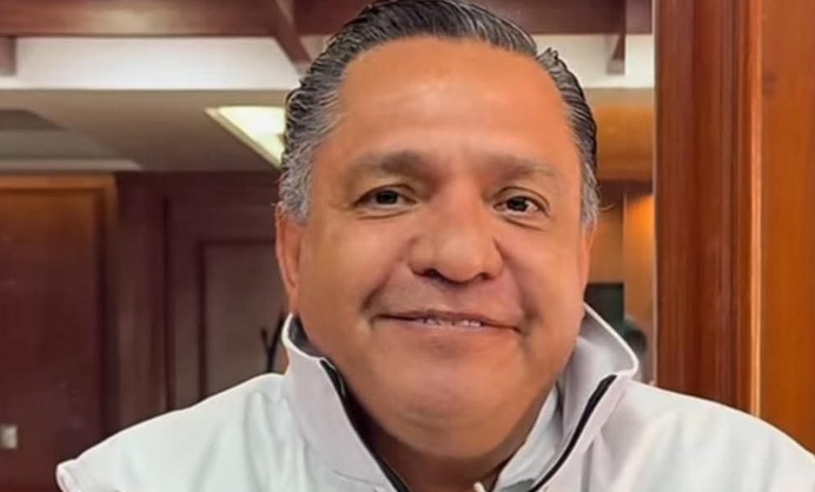 Gastará en pantallas Ricardo Moreno para ver Final de Futbol