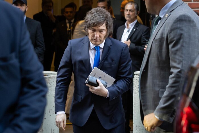 Gobierno argentino realiza viajes internacionales para atraer inversiones en medio del debate sobre la Ley de Glaciares